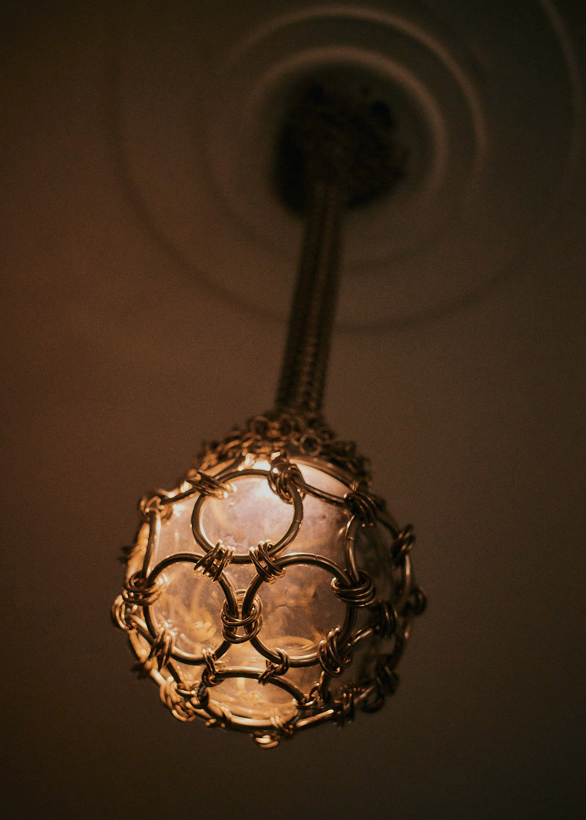Single-Pendant Chainmail Droplet Chandelier