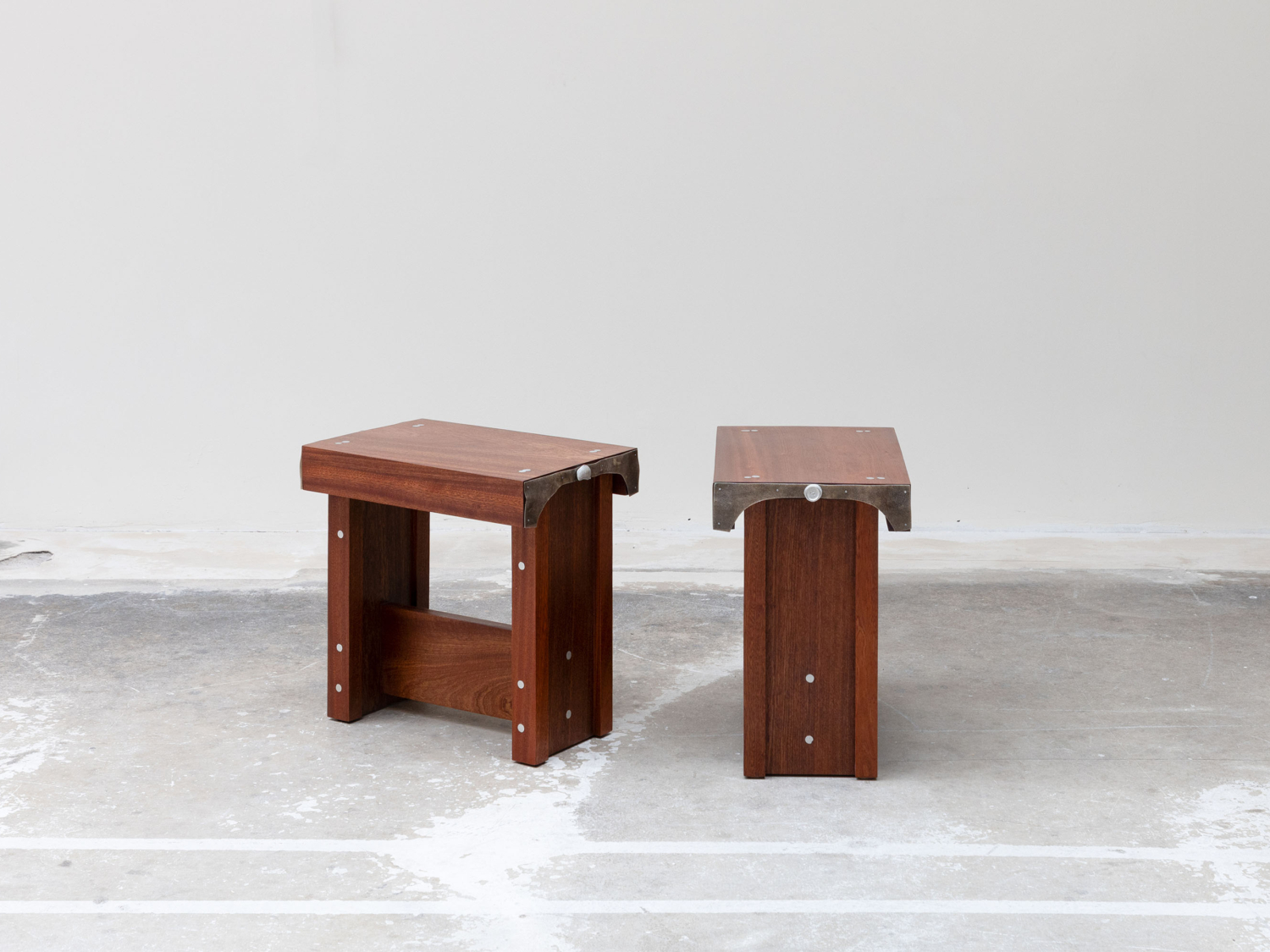 Vestige Stool