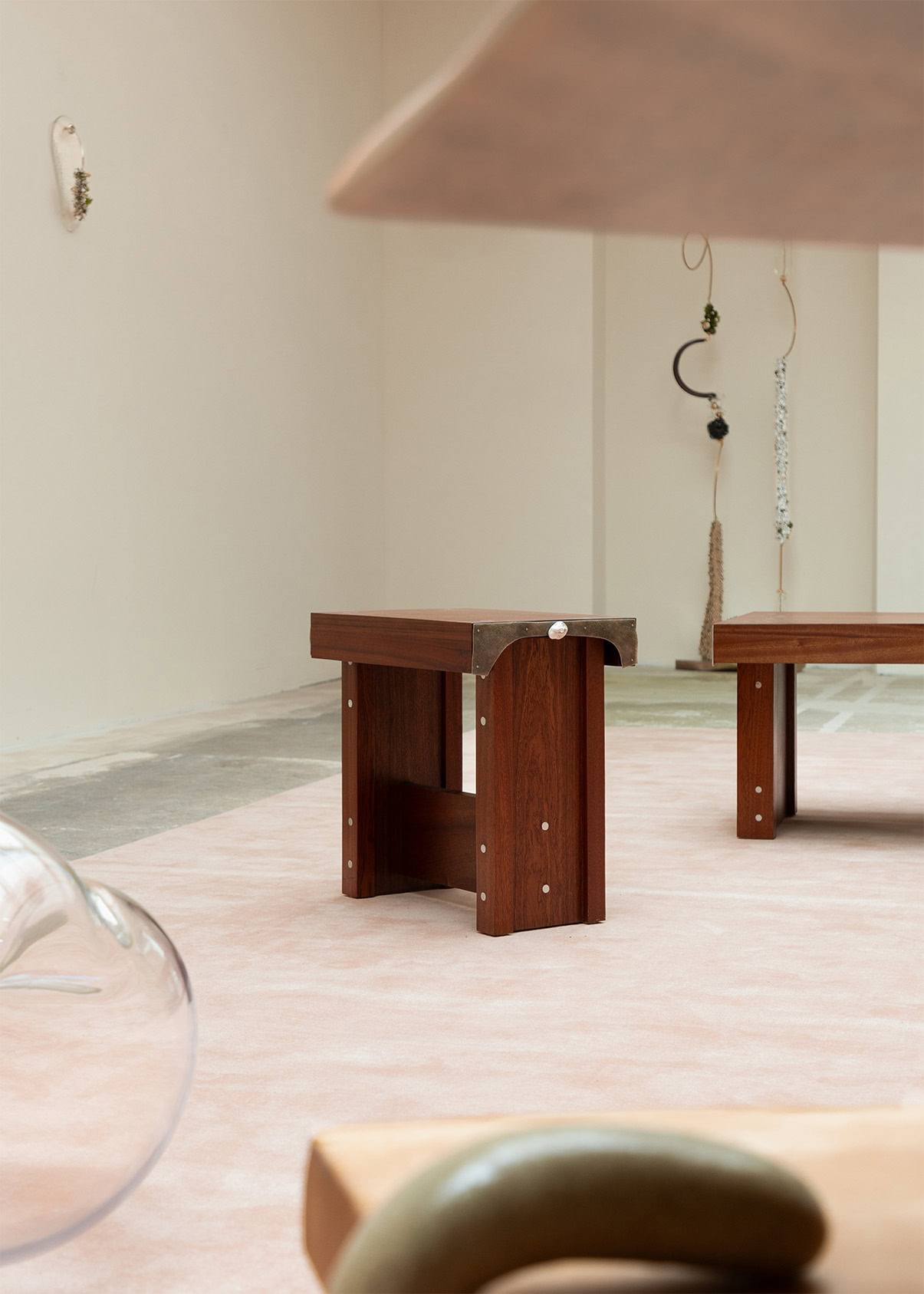Vestige Stool