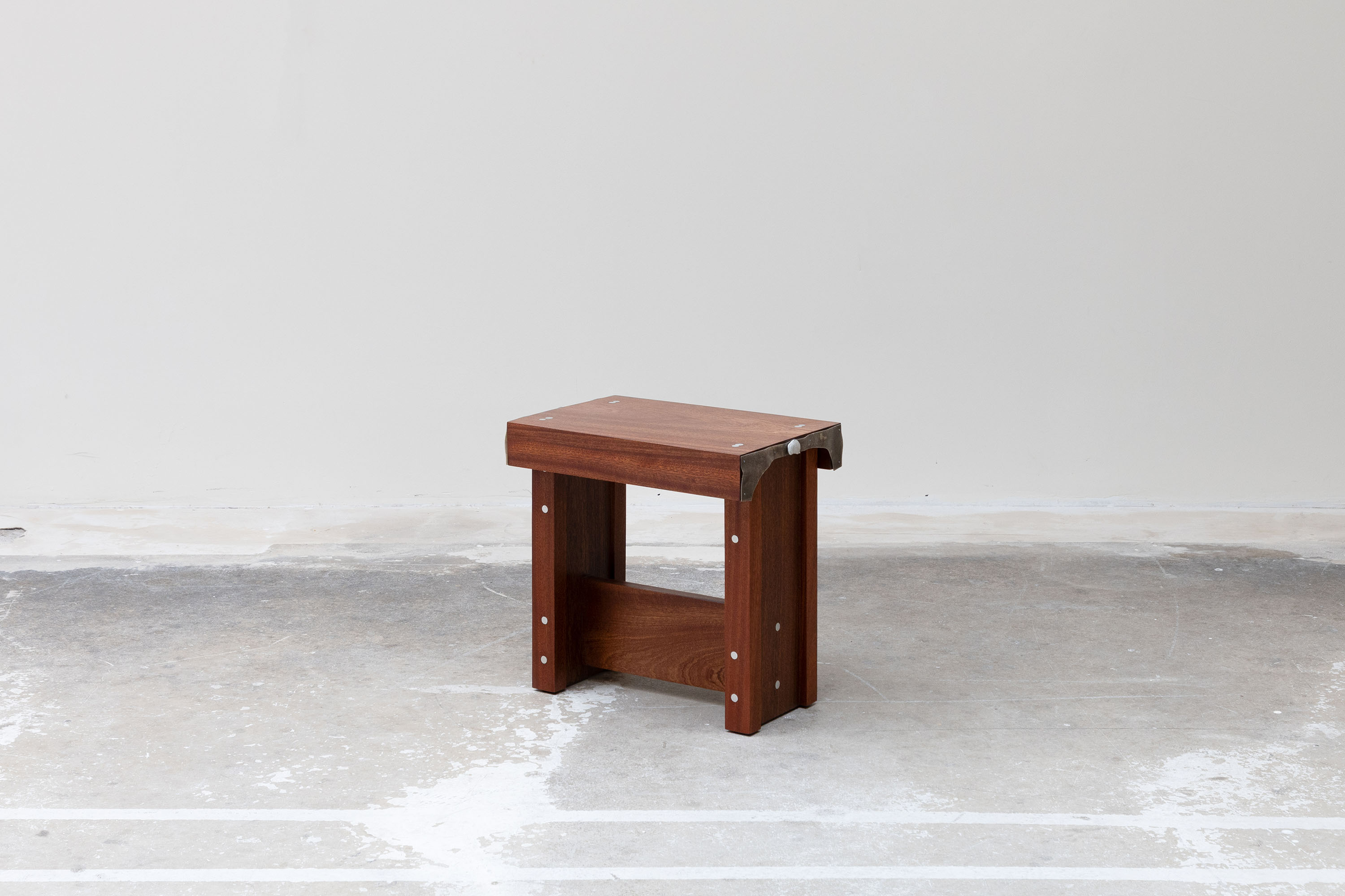 Vestige Stool