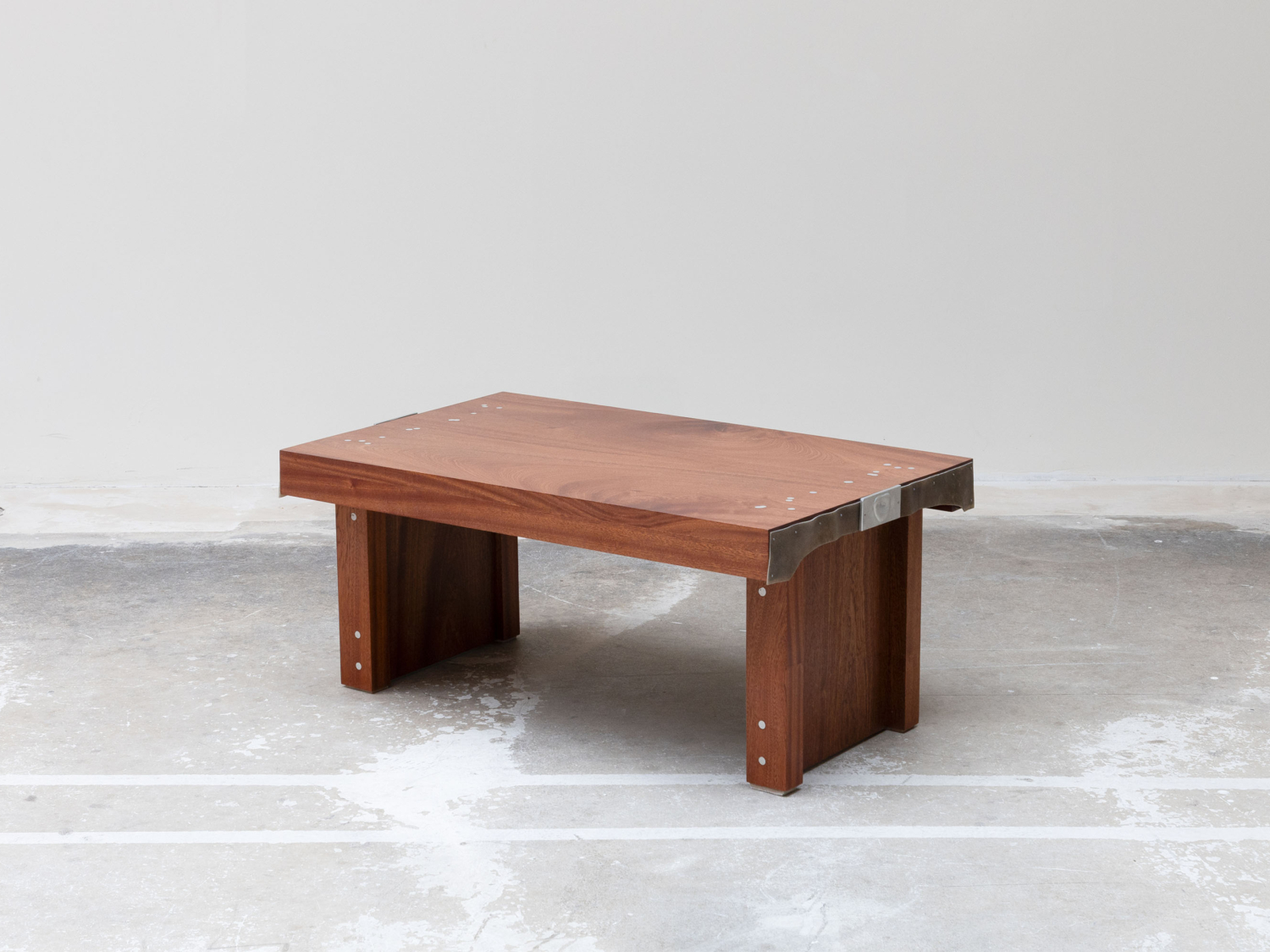 Vestige Table
