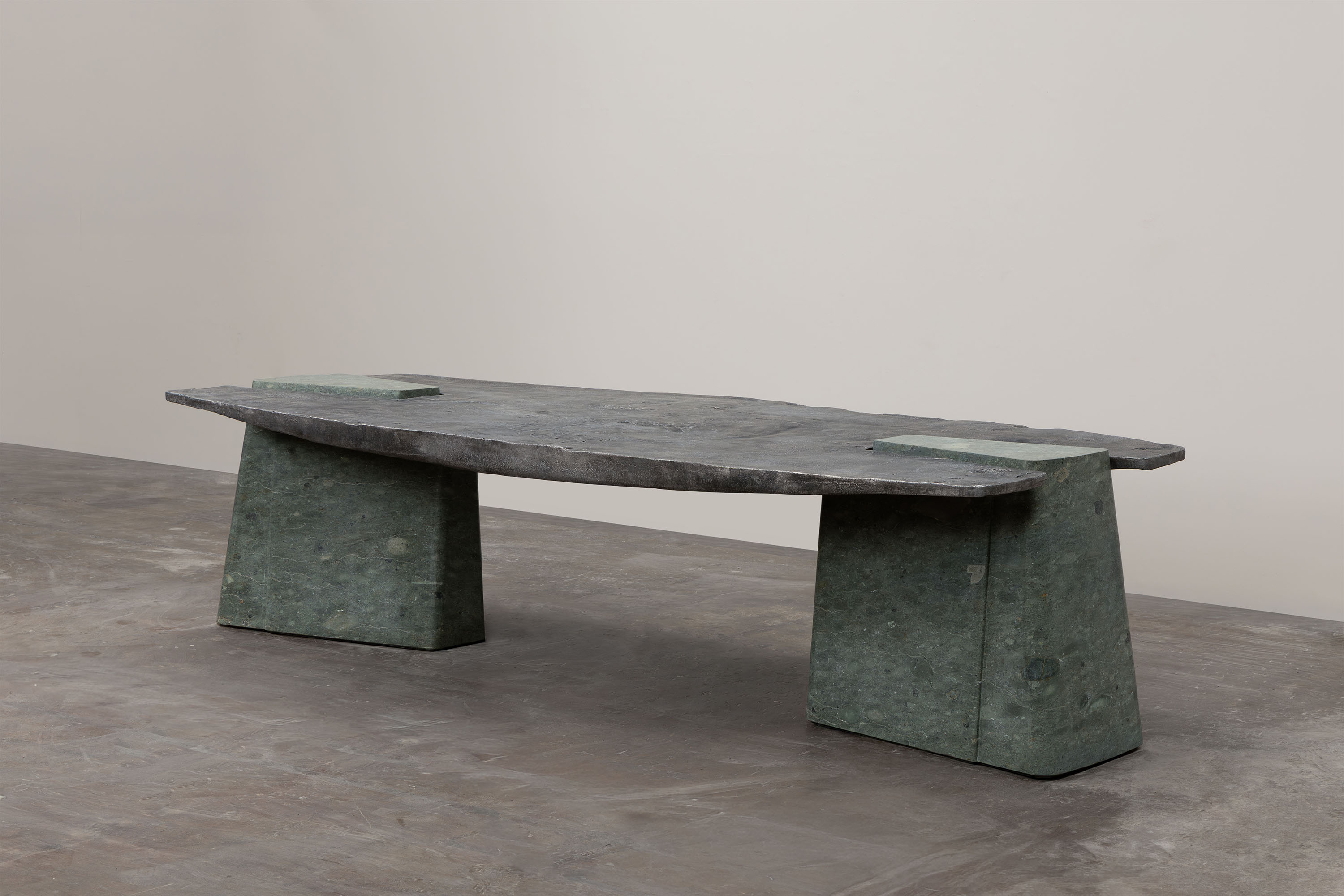 EXHUMA DINING TABLE