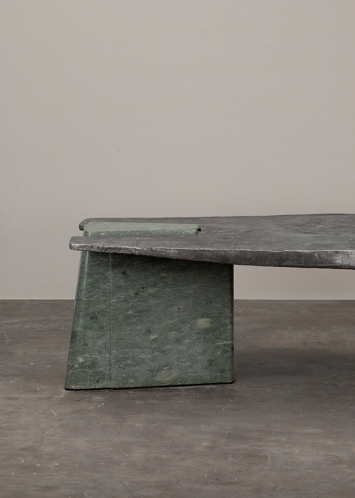 EXHUMA DINING TABLE
