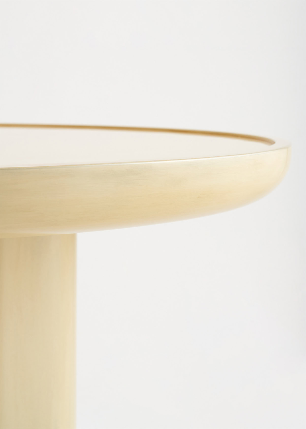 Kami Round Table